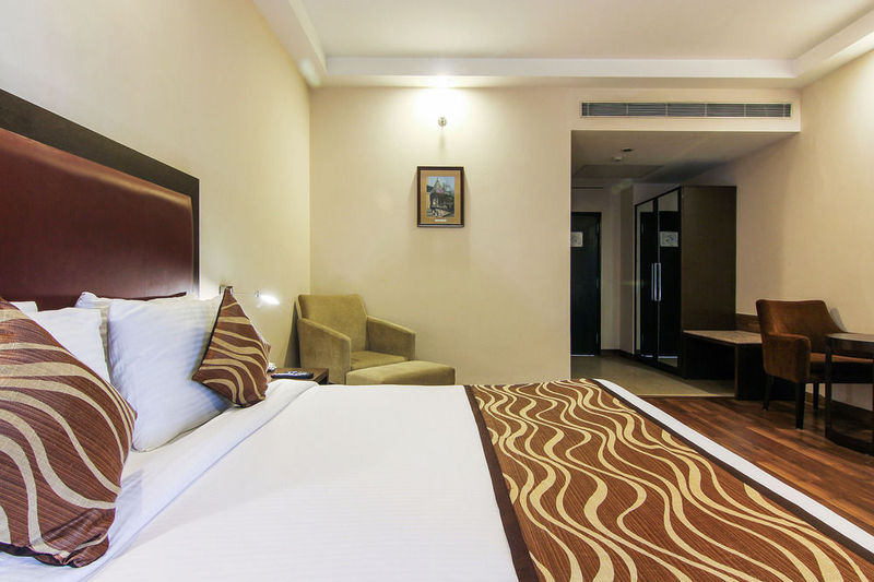 Vibe By The Lalit Traveller Room