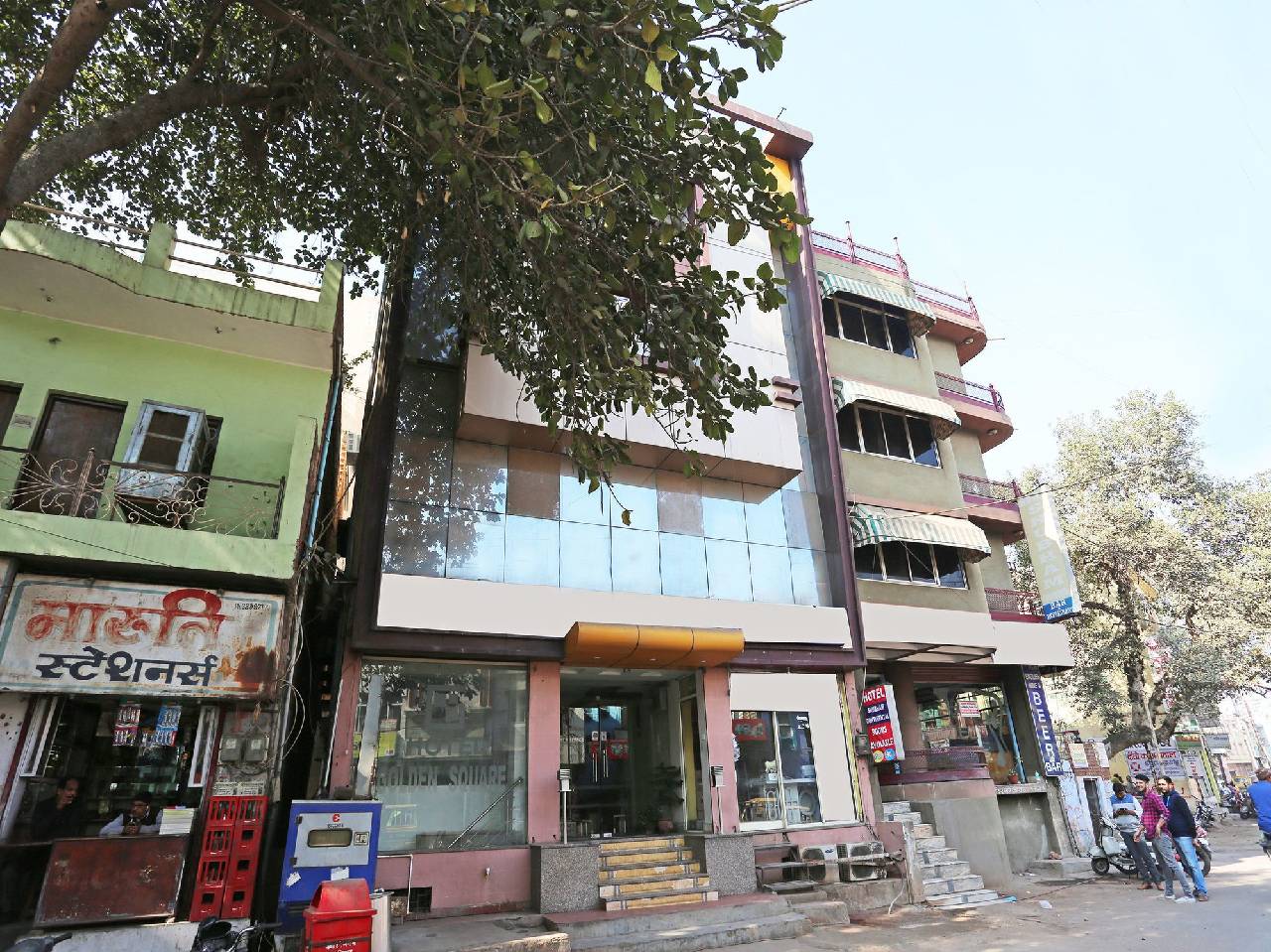 Oyo 10588 Hotel Golden Square 