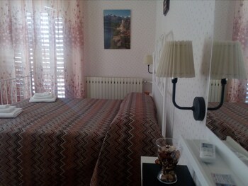 La Perla Di Nicolosi Guestroom View