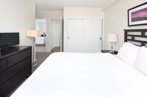 Oakwood At Watermark Seaport 