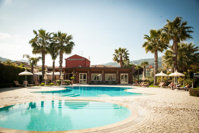 Alcantara Resort Pool
