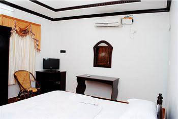 Palm Beach Ayurveda Resort 