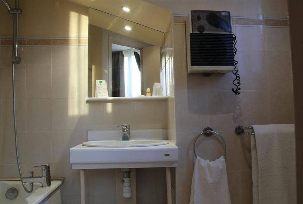 Hôtel De France (هôتل د فرانس) 