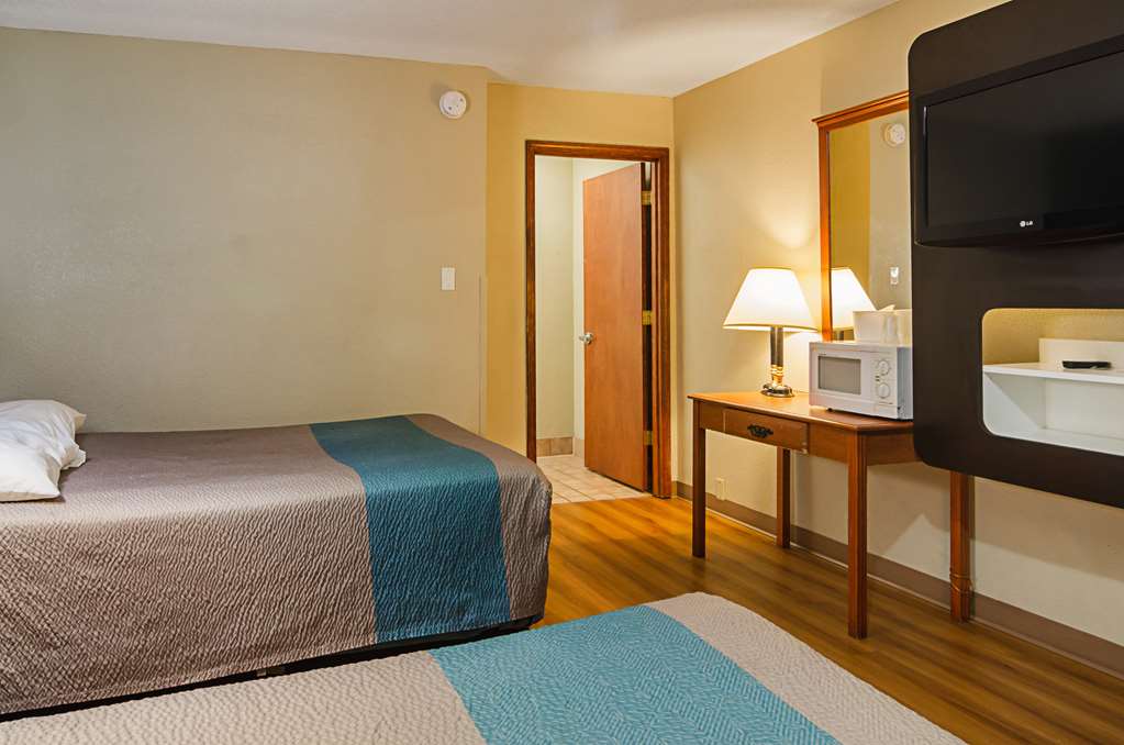 Motel 6 Portland Downtown Convention Center double