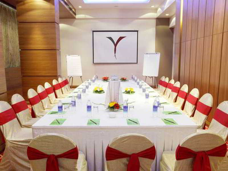 Hotel Yogi Midtown (هتل یوجی میدتوون) Conferences