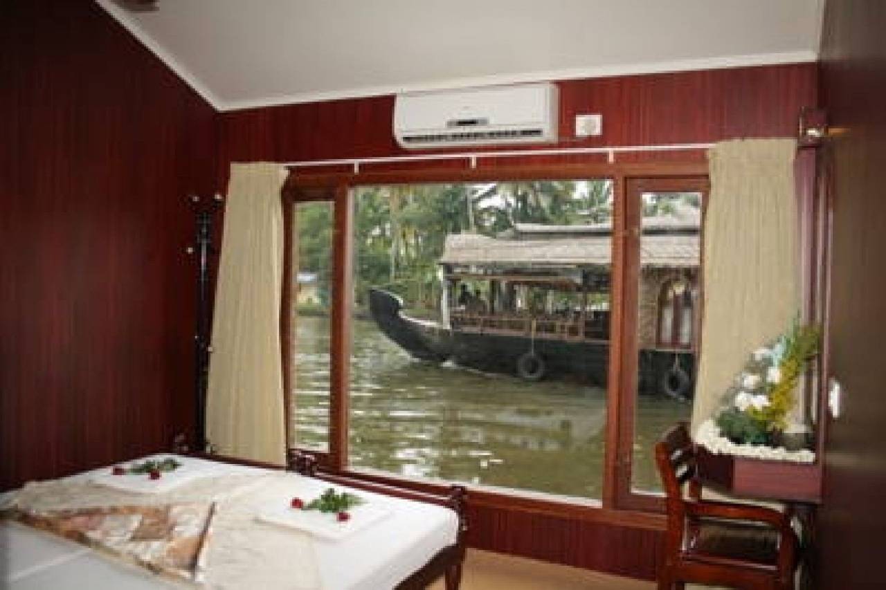 Guesthouser 3 Bhk Houseboat 9f4e 