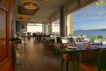 Hostellerie De La Mer Restaurant