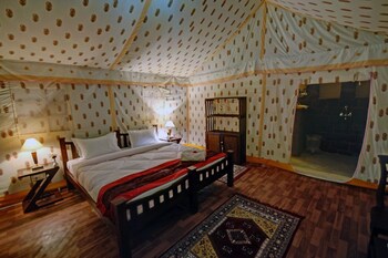 Om Desert Resort Guestroom