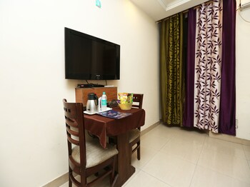 Oyo 8876 Hotel Sarthi In-Room Dining