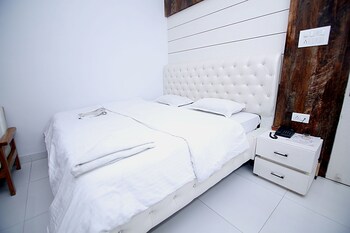 Hotel Midtown Guestroom