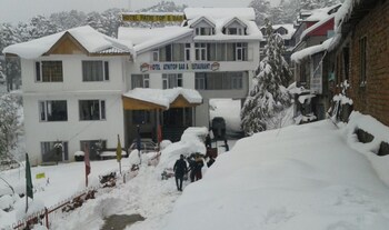 Adb Rooms Hotel Patnitop View from Hotel