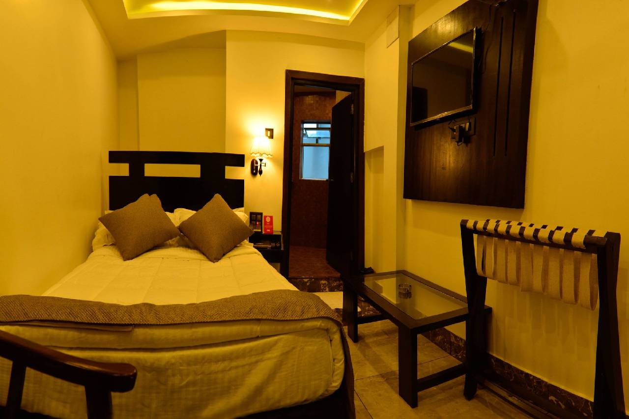 Oyo 6645 Hotel Sapphire (اویو ۶۶۴۵ هتل ساپفیر) 