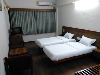 Hotel Sivaranjani Guestroom