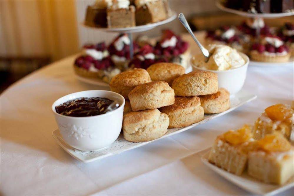 Glen Yr Afon House Hotel 