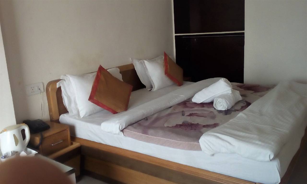Hotel Ganesha Inn 
