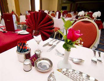 The Metropole Hotel ( متروپول هتل) 