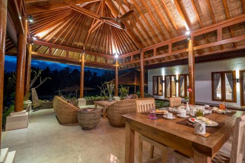 Tunjung Putih Villa 
