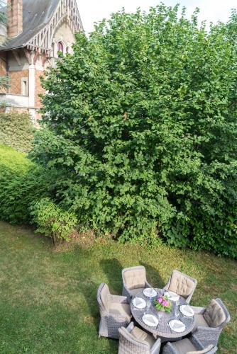 Chateau Valcreuse 