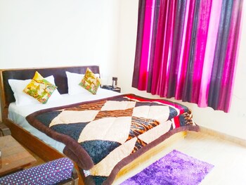 Silver Dew Resorts Guestroom