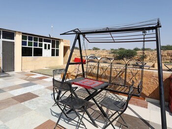 Oyo 3415 Hotel Heera Court Terrace/Patio