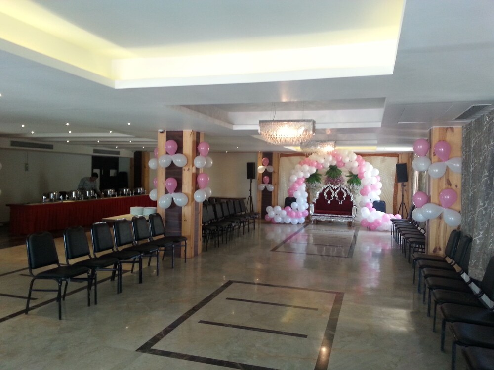 Castle Inn Buffet