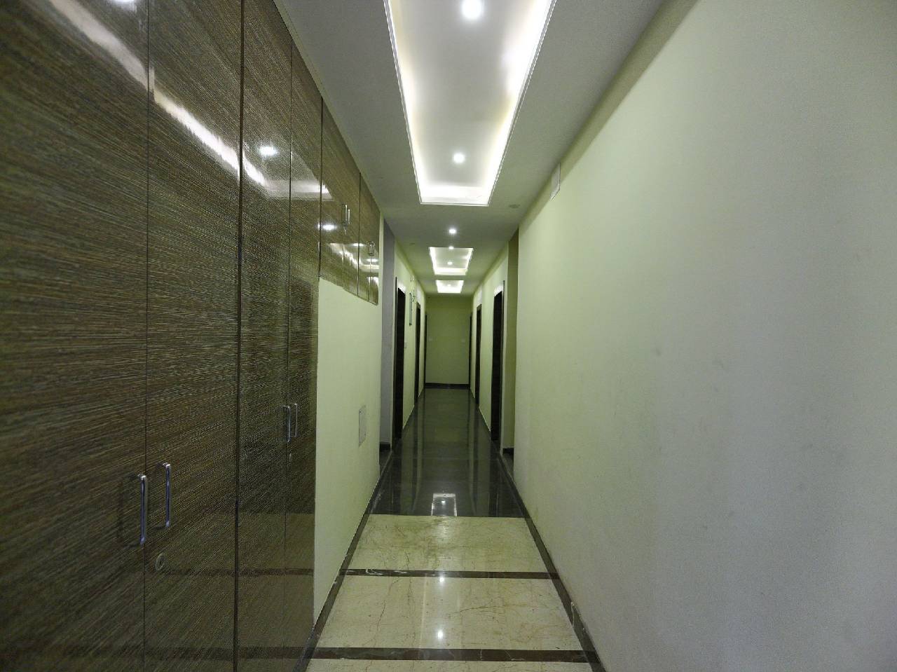 Oyo 7987 Hotel Carnation 