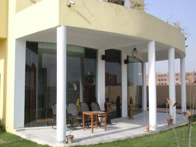 Jyic Divine Retreat (جییك دیوین رتریت) 