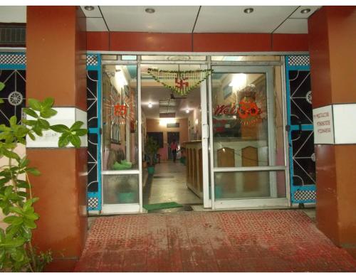 Family Guest House Near Muni Ki Reti 