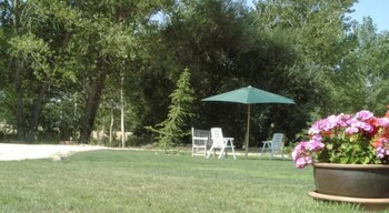 Hotel Santa Coloma Del Camino Property Grounds