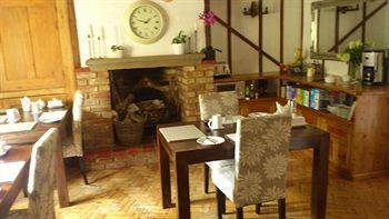 Woodleys Farm House 
