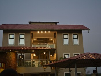 Oyo 11898 Hotel Vhyomaan Exterior