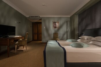 Rosslyn Thracia Hotel Sofia Guestroom