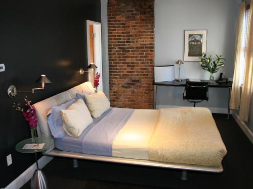 Encore Bed & Breakfast 
