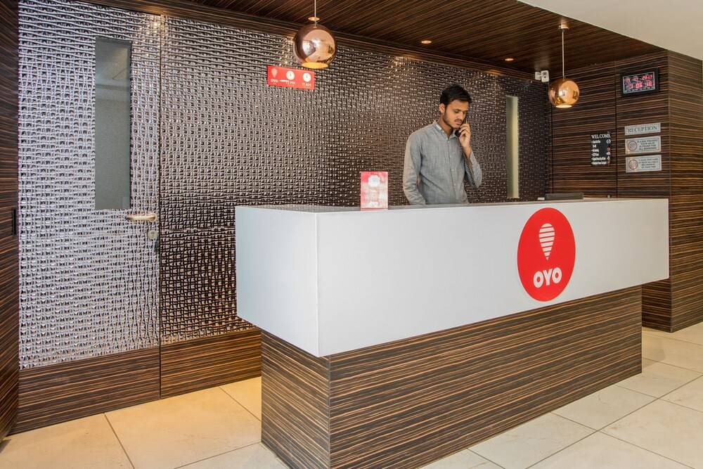 Oyo 10215 Hotel Nandi Reception
