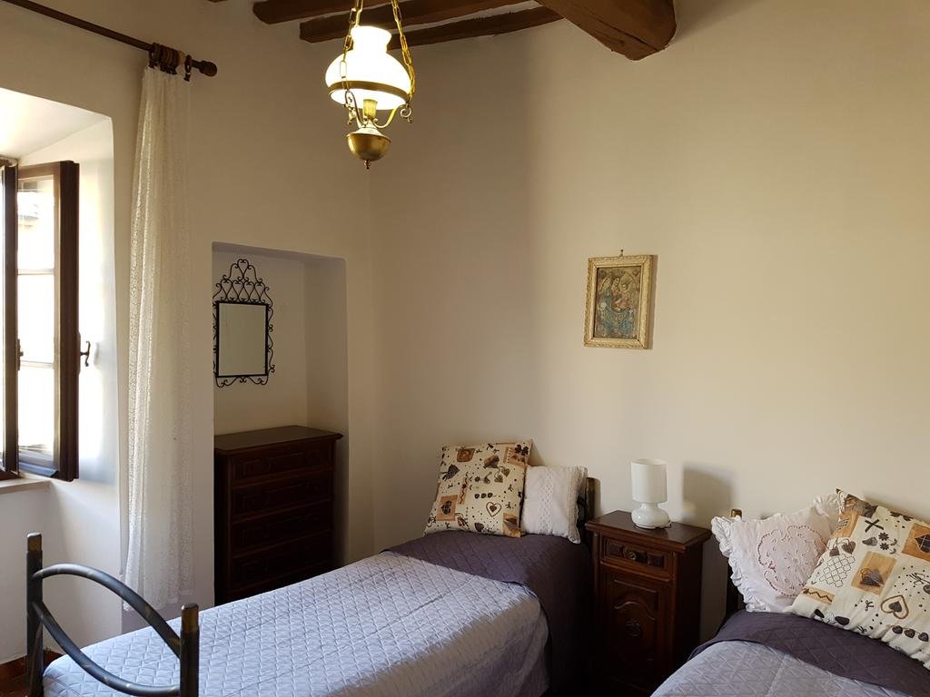 Le Pietre Antiche (ل پیتر آنتیچ) 