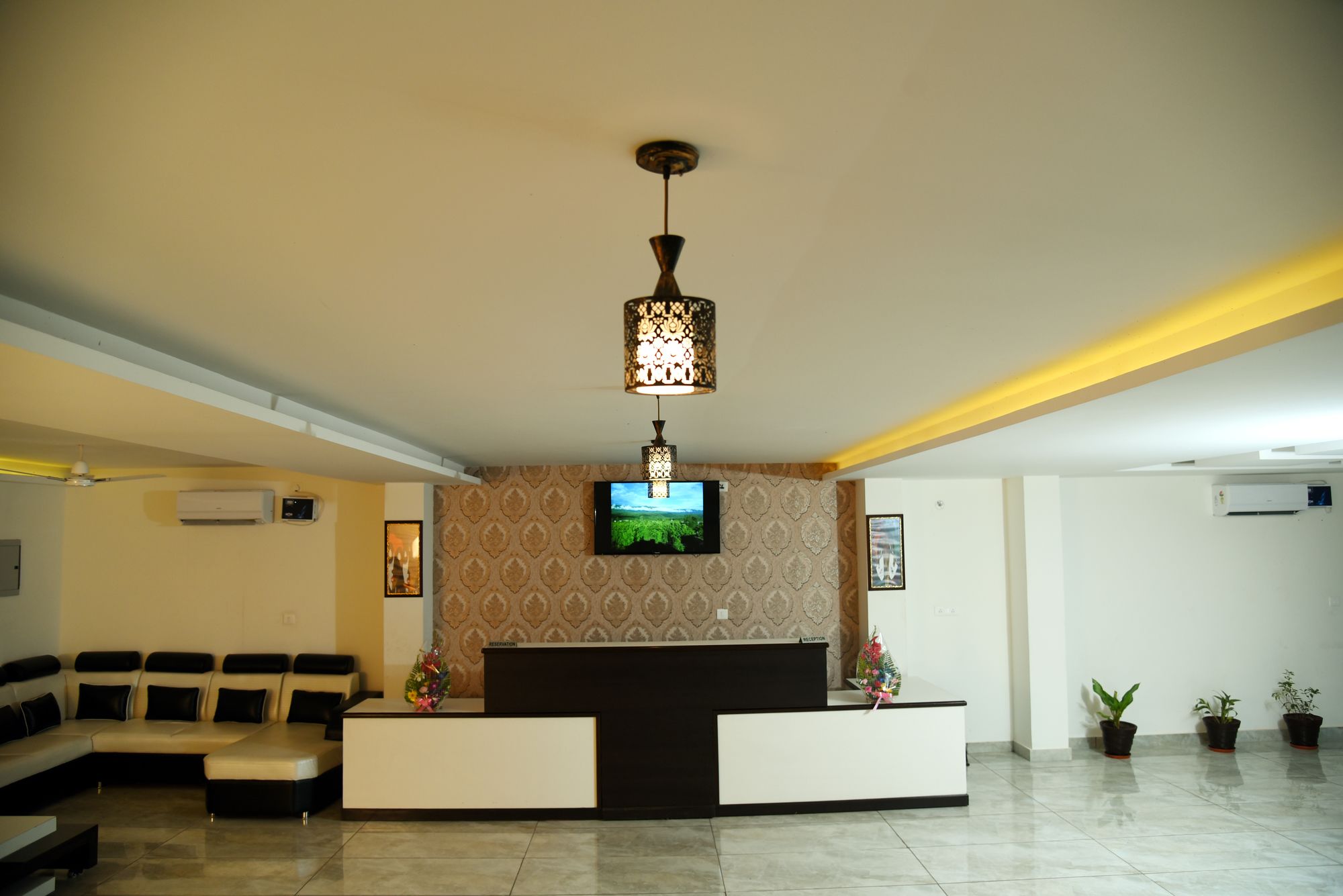Hotel Holiday Hill 