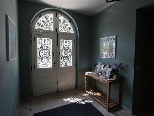 Au Petit Château (آو پتیت چâتیو) 