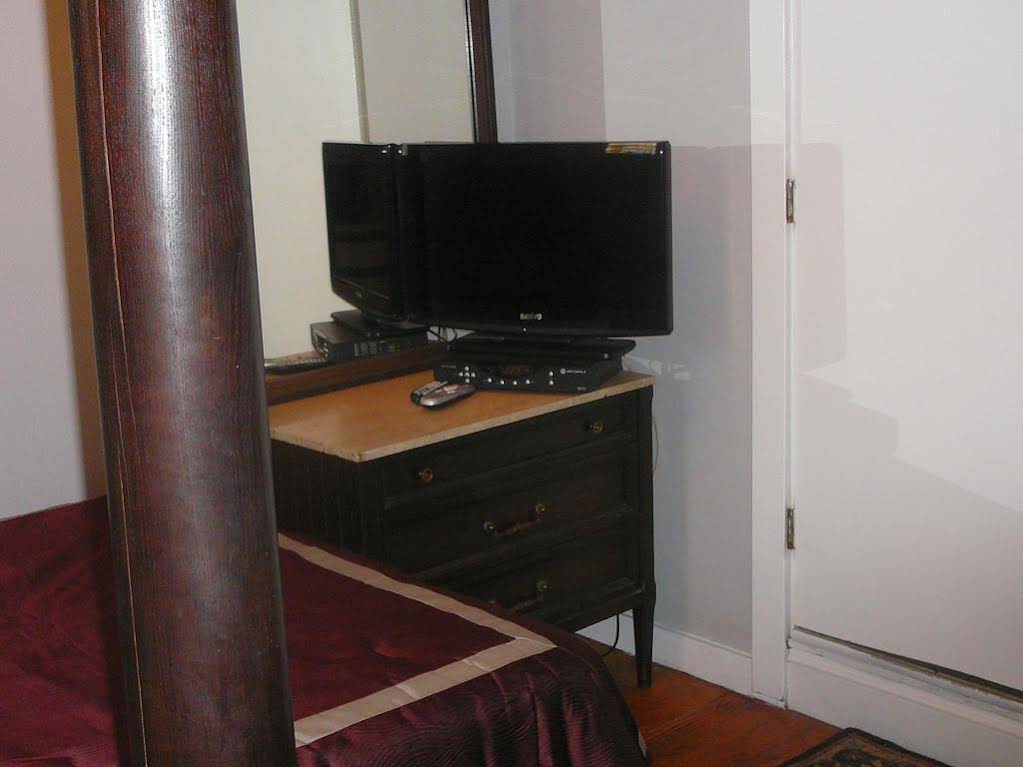 463 Beacon Street Guest House 