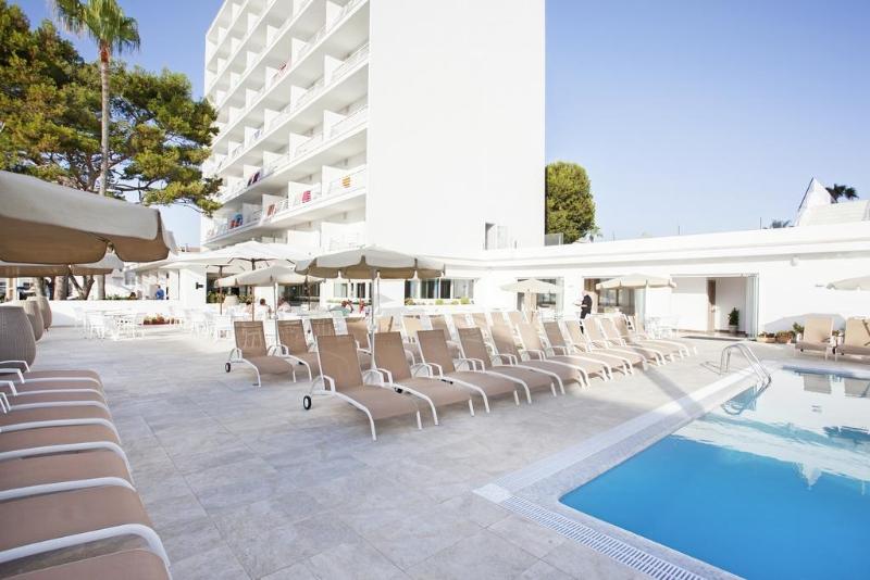 Grupotel Farrutx Pool