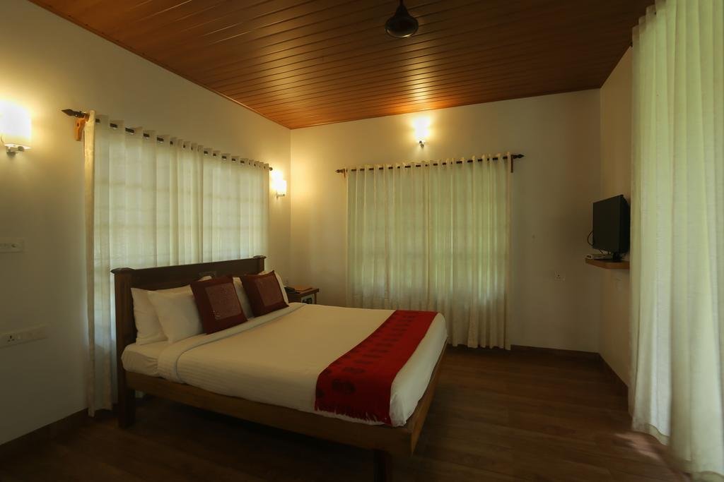 Palmgrove Lake Resort 