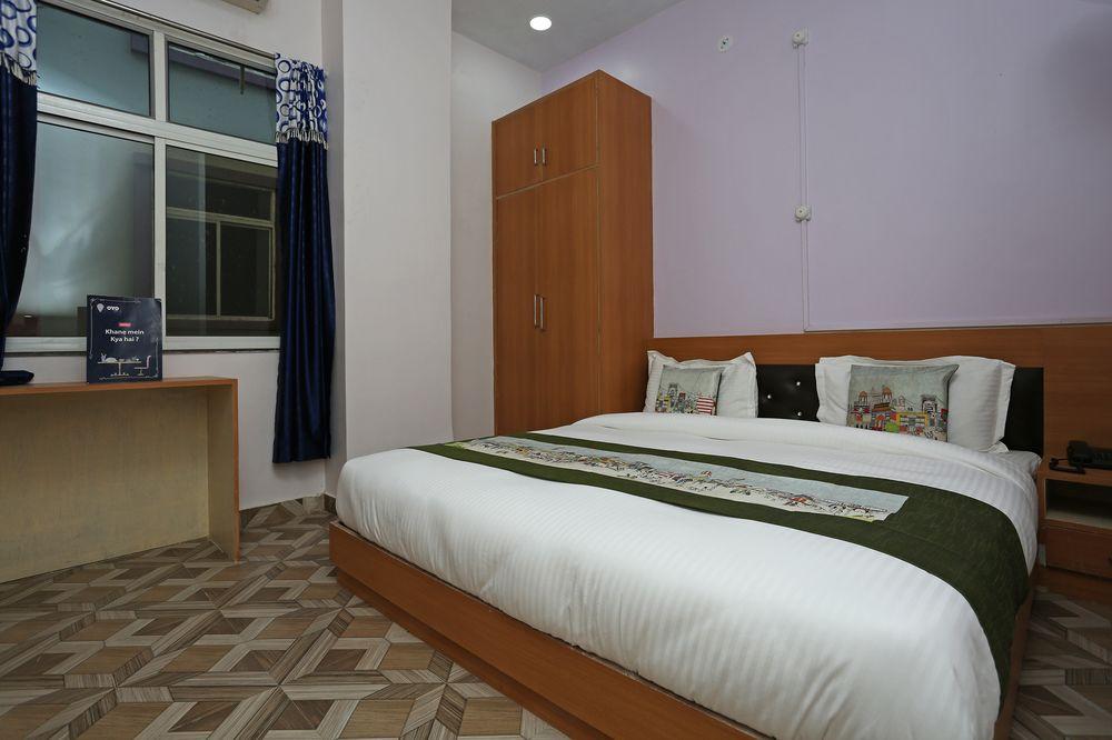 Oyo 9342 R D Green Resort 