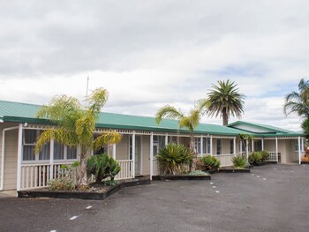 Palm Motel Waihi Property Grounds