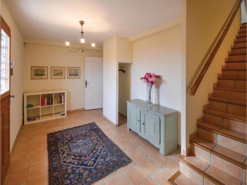 Four Bedroom Holiday Home In Carros 