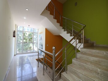 Oyo 9848 Hotel Dev Palace Staircase