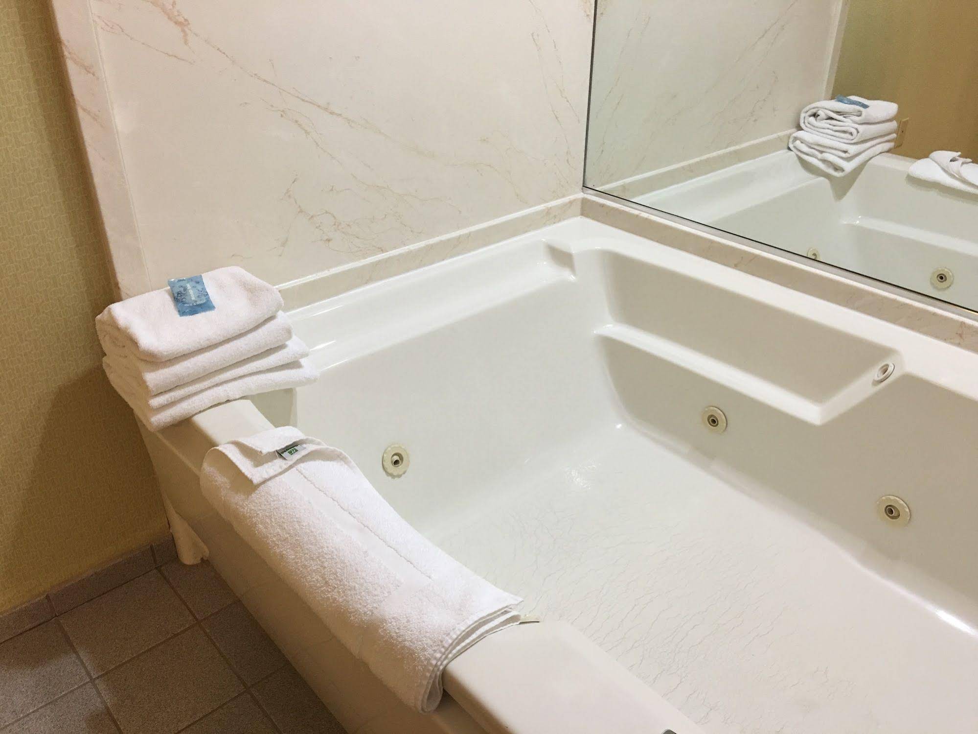 Holiday Inn Express Boston 