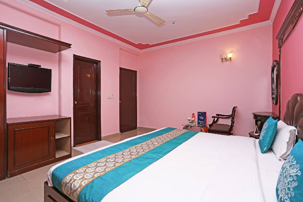 Oyo Rooms Near Akashneem Marg 