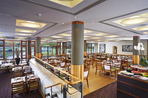 Fanhams Hall Hotel (فانهامس هال هتل) 