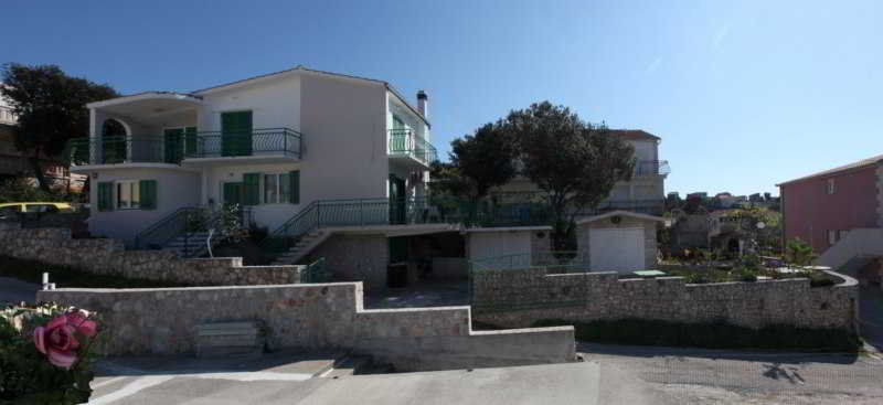 Villa Ljubo Razanj General view