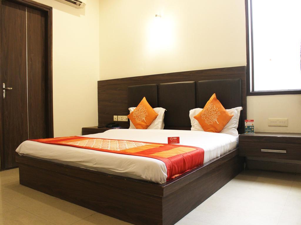 Oyo 1446 Hotel Heera Celebration 