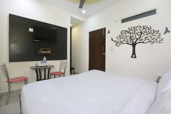 Oyo 4727 Hotel Sangam Pacific Guestroom